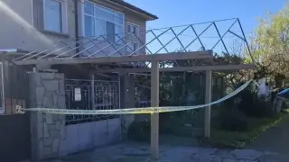 Първи Снимки от къщата на ужасите с три трупа в Поповица, мистерията се заплита