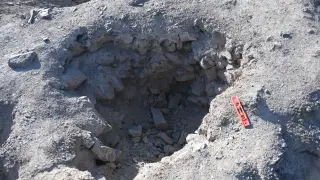 Какво стои зад 1,5-километровата лента от дупки в Перу