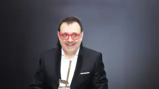 Тенденции и прогнози за бляскавия спектакъл "Златна игла 2025" Снимки