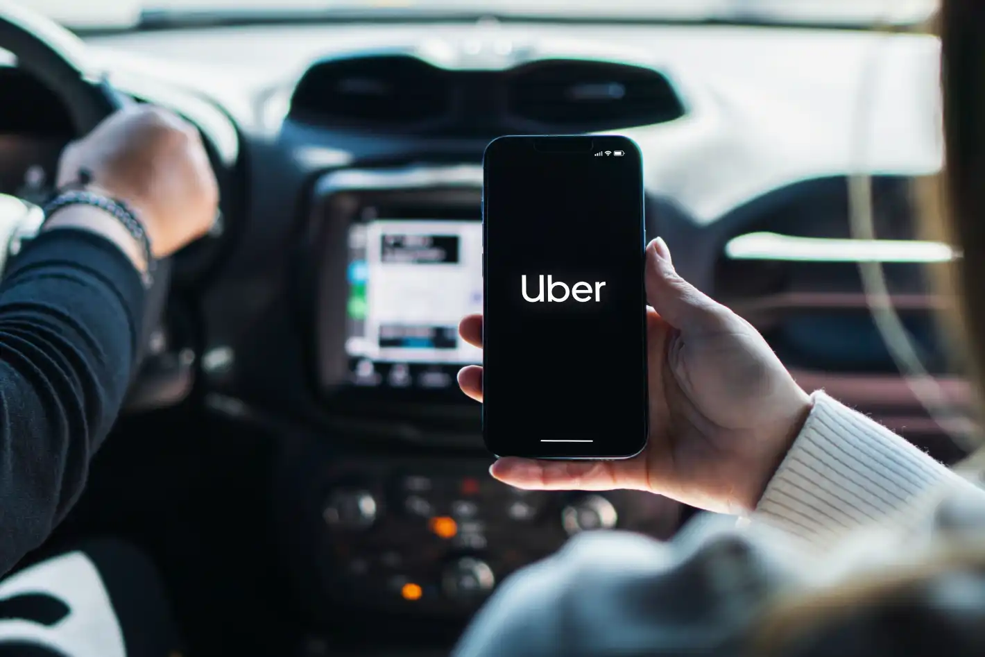Какъв ще е ефектът от завръщането на Uber в България през 2026 г.