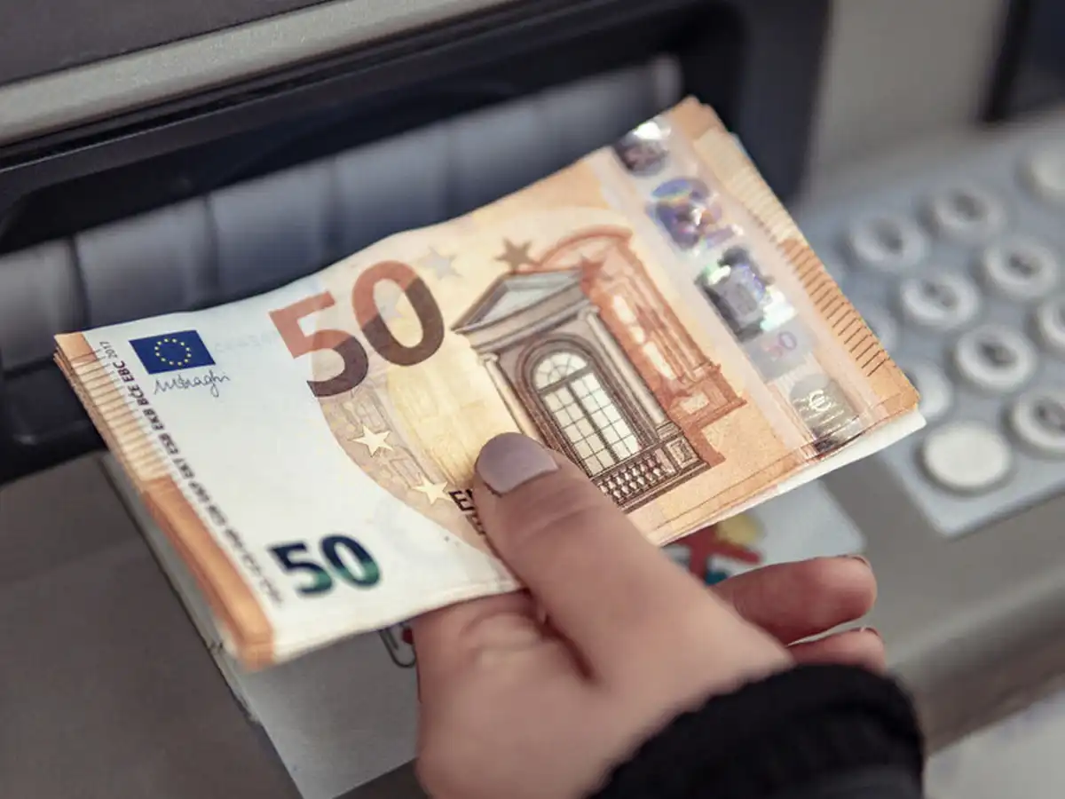 Кога ще можем да теглим евро от банкоматите в страната?