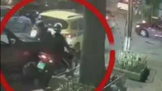 Бандити решиха да ограбят шофьорка, но им се случи случка Видео 18+