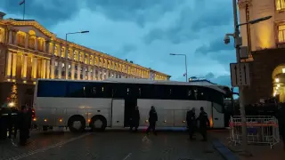 Блокираха движението на Ларгото