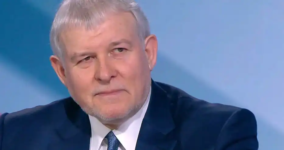 Румен Христов каза какво ще се случи със заплатите заради вдигането на осигурителната вноска