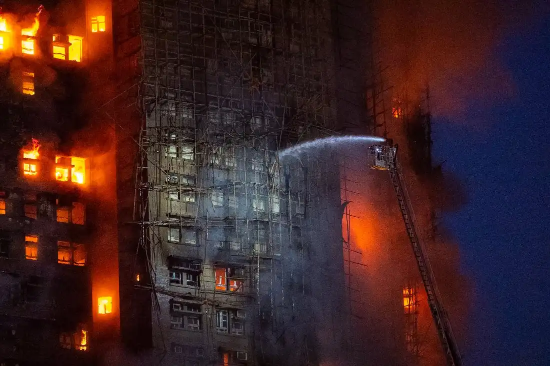 Ужасът е неописуем! Не спират да броят трупове в Хонконг, стотици са в неизвестност Снимки