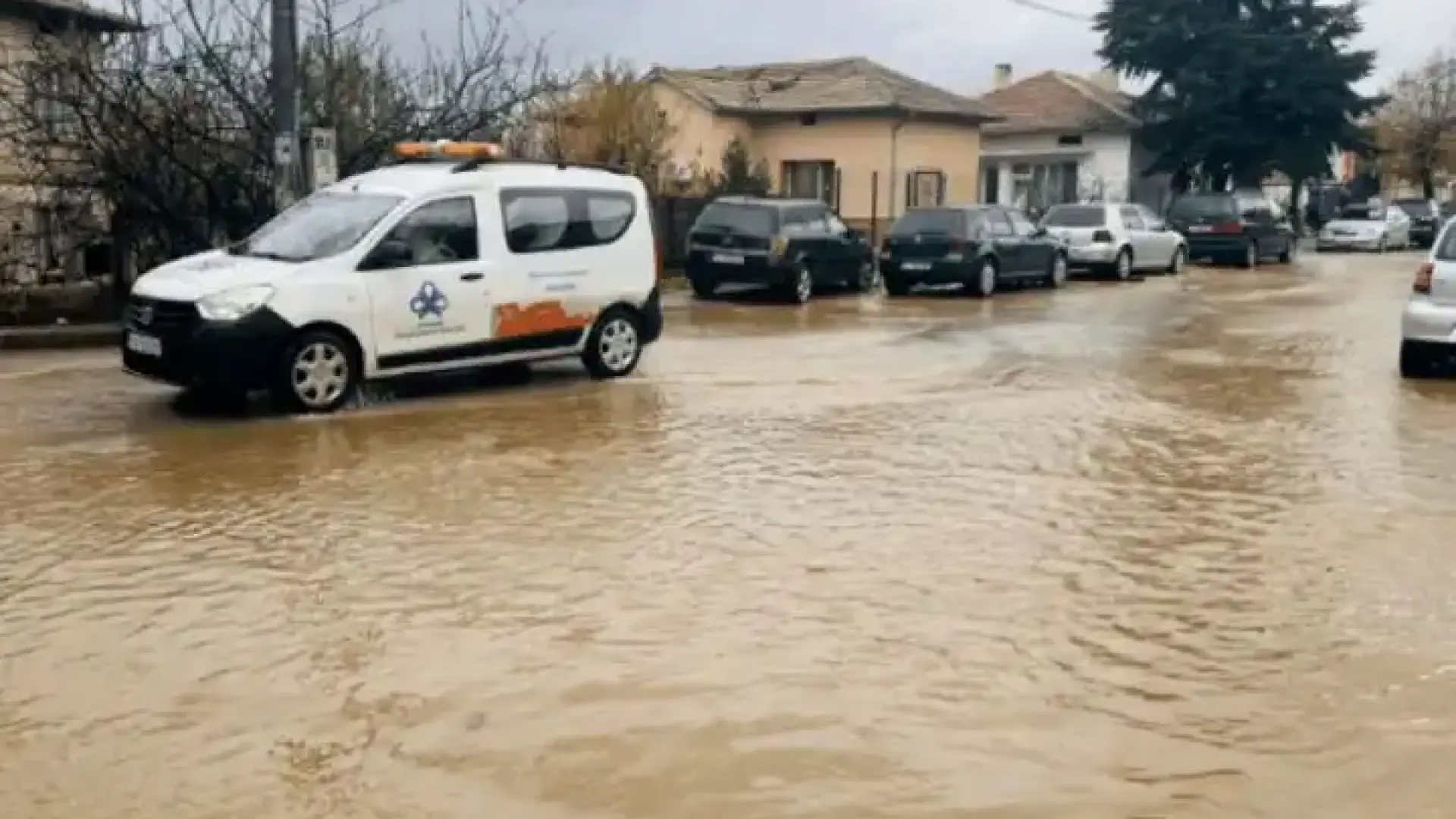 В Югозапада е страшно, властите бият тревога