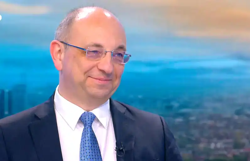 За ЧРД: Николай Василев плаши Цънцарова със съкращения в bTV