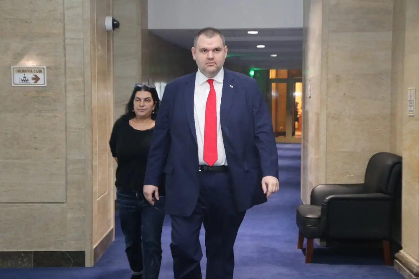 Революцията на Пеевски: Направи ДПС национална партия и вкара жени от ДПС на високи нива в политиката