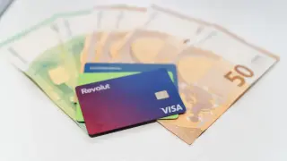 Огромна изненада на Revolut! Край на преводите в лева