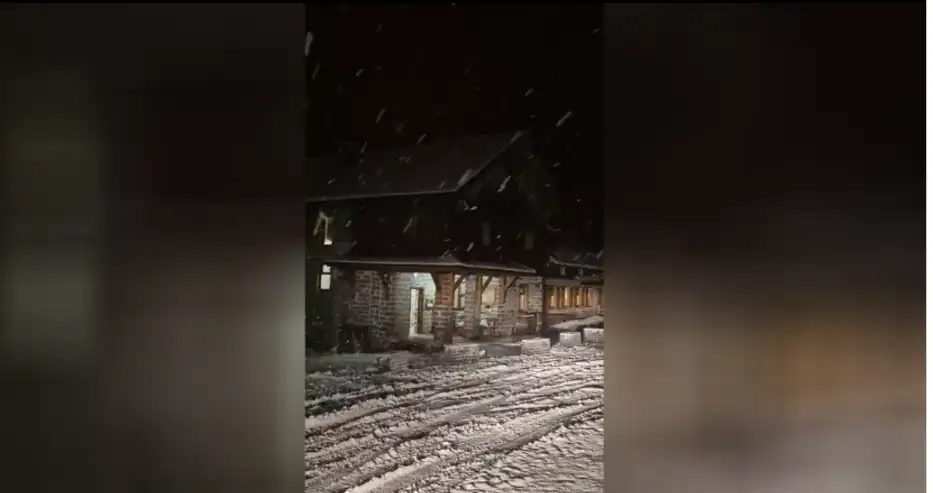 Сняг затрупа хижа "Вихрен"