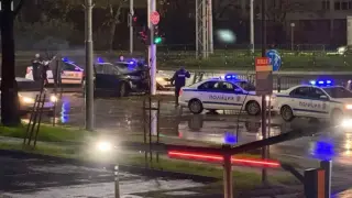 Среднощна полицейска гонка в Пловдив завърши със зрелищна катастрофа Видео