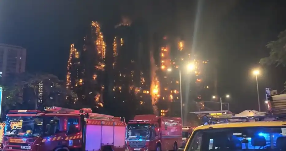 Трагедия без прецедент: Не спират да броят жертви след пожара в Хонконг