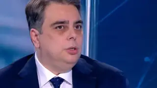 Асен Василев с призив към Борисов: Не взривявайте...