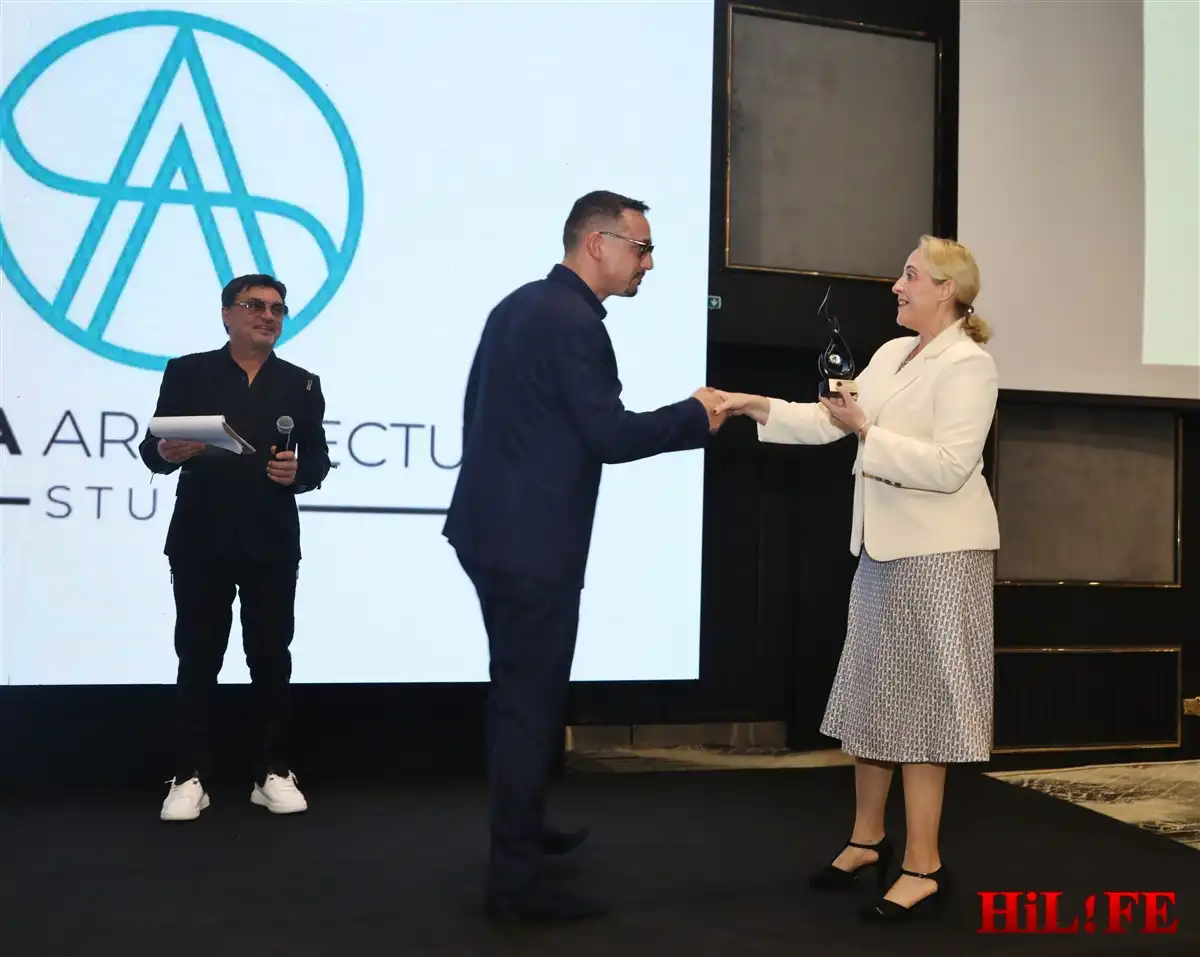 Световна звезда превърна Bright Awards 2025 в холивудска нощ за българския бизнес Снимки