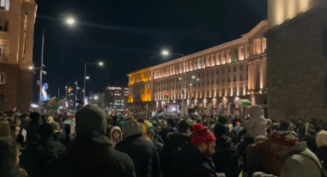 Виктор Димчев от протеста: Съветска музика и скечове