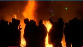 Всичко е в огън! Журналист на БНТ е ранен, има припаднали хора, а полицай е...  БЛИЦ Live