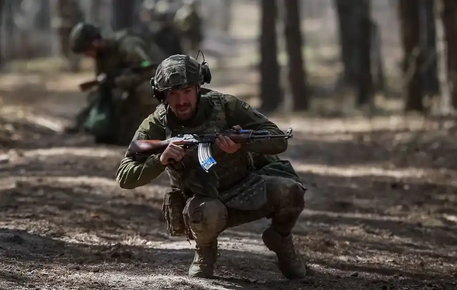Боевете в Източна Украйна: "Ройтерс" разказа за съдбата на 11 новобранци Снимки