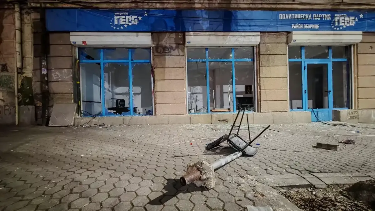 Сред погрома: Ето какво остана от София Снимки