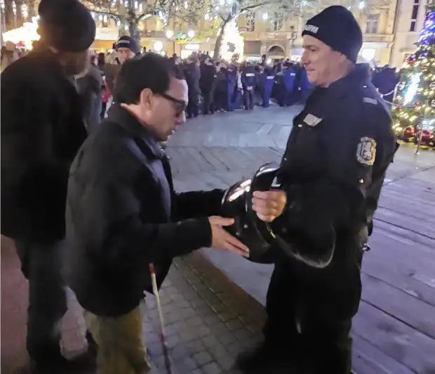 Снимка от протеста в Пловдив трогна цяла България