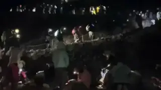 Турист тръгнал към планината Фуджи в 2 часа сутринта и бил шокиран от видяното Видео