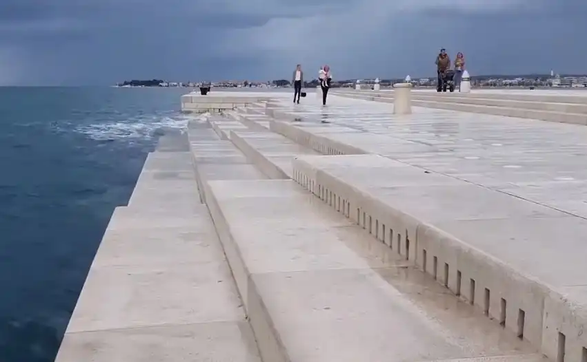 Вижте необичаен музикален бряг, който всъщност е огромен орган Видео
