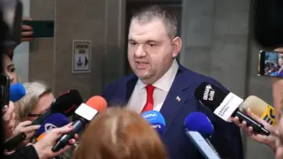 Ноември 2024 г.! Пеевски с точна прогноза: Радев ще подаде оставка, Йотова ще стане президент