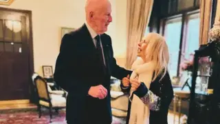 Историческа чест за Лили Иванова – Царят я награди със... Снимки