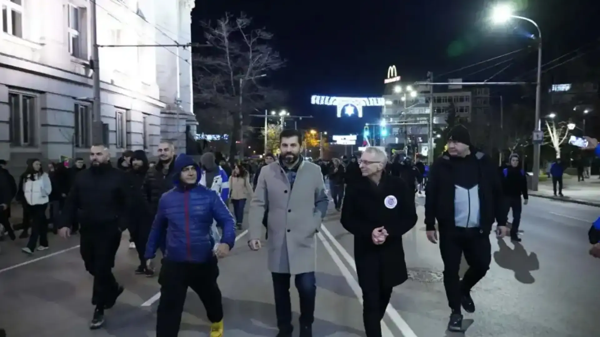 Истината лъсна: Петков сгазил закона на протеста в понеделник!