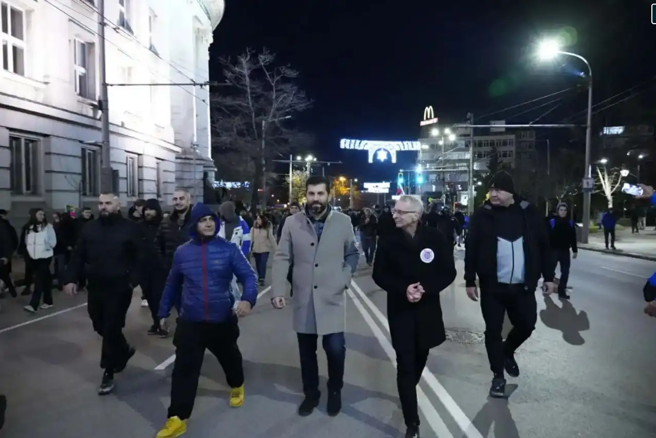 Истината лъсна: Петков сгазил закона на протеста в понеделник!