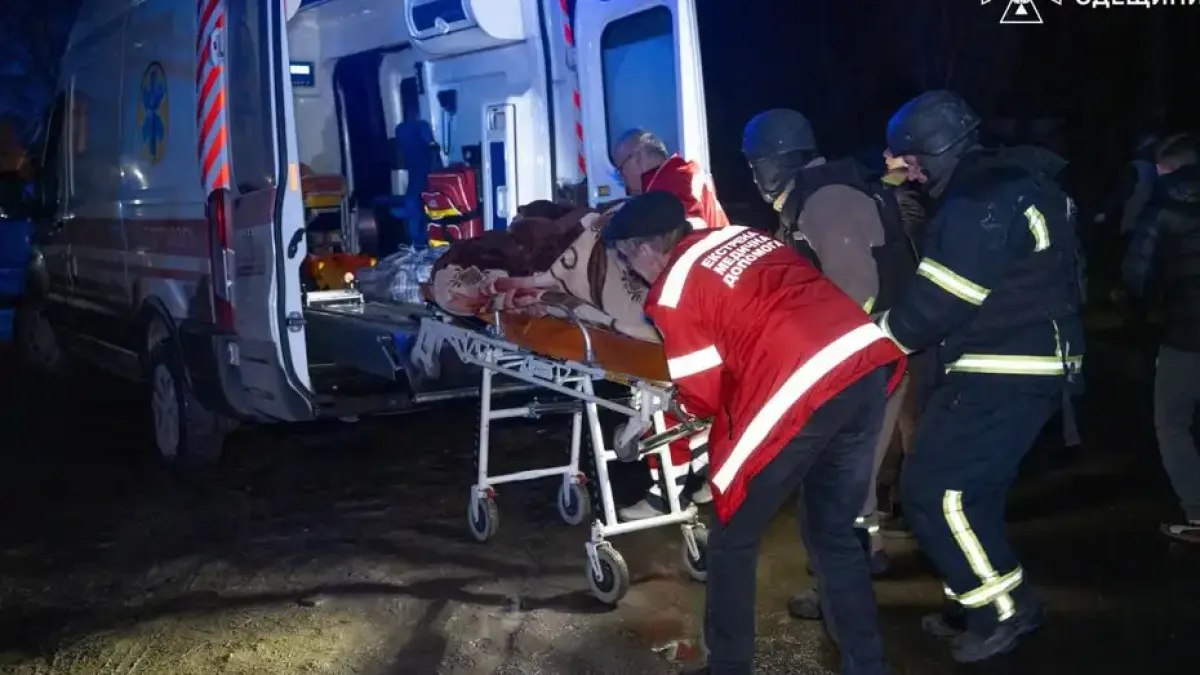 Порой от руски дронове се изсипа над Одеса, има ранени Снимки