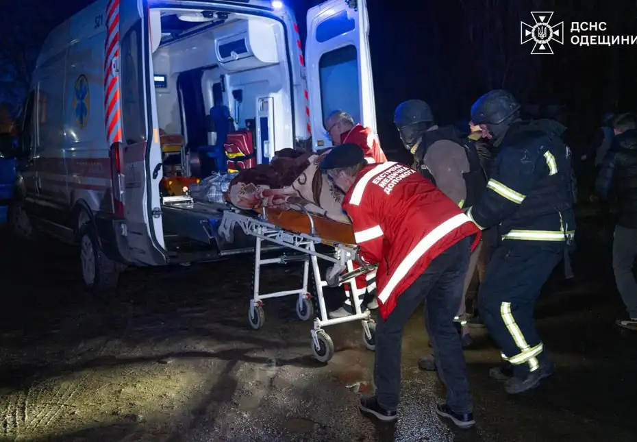 Порой от руски дронове се изсипа над Одеса, има ранени Снимки