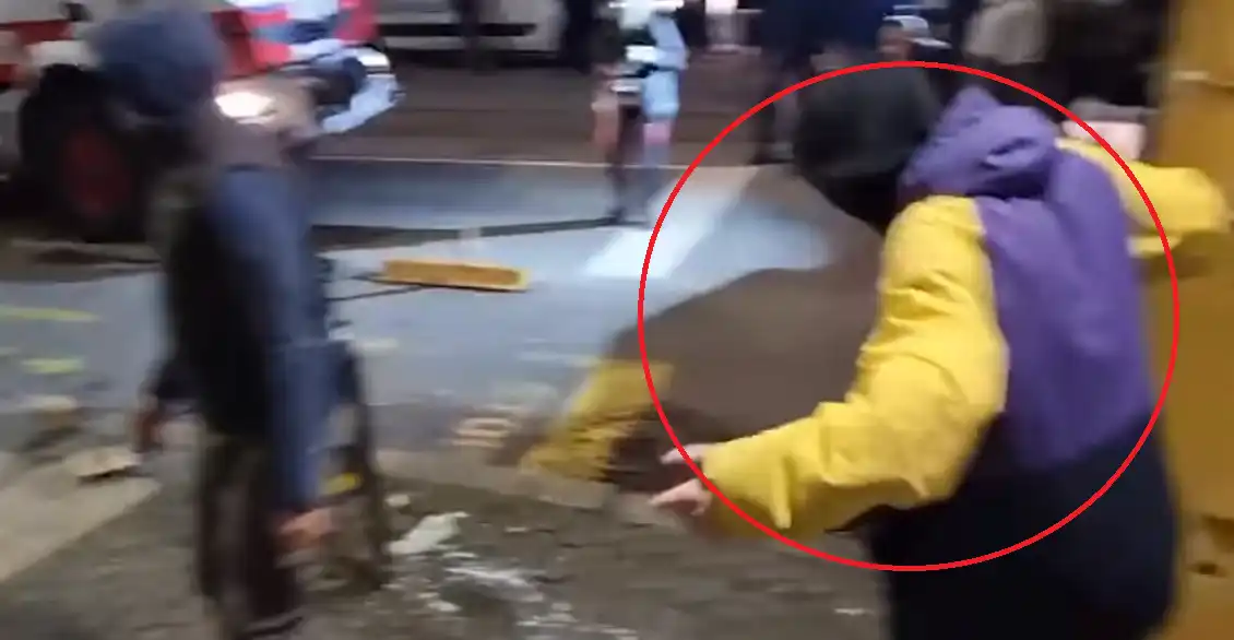 Изкупителна жертва ли? Видео улови какви ги върши на протеста младежът, който Белобрадова брани от трибуната на НС