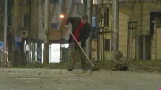 Срамувам се за тях: Къщата на Иван стана щит между полиция и провокатори в сърцето на София Видео