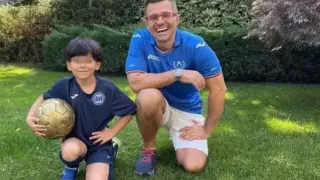 Андрей Арнаудов заведе 7-годишния си син на бар, но там...