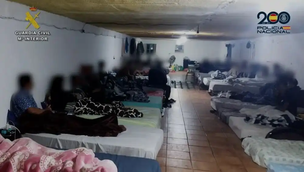 Полицията освободи 300 роби в Испания, кадрите са потресаващи