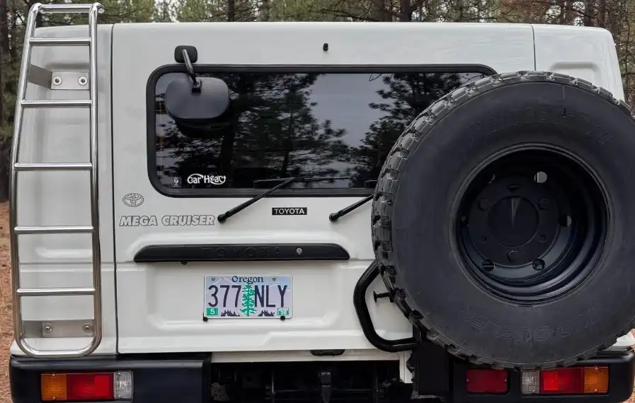 Японски Hummer: Продава се най-големият всъдеход на Toyota Снимки