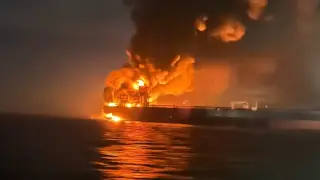 Бедстващият край Ахтопол танкер ударен от Украйна? Снимка