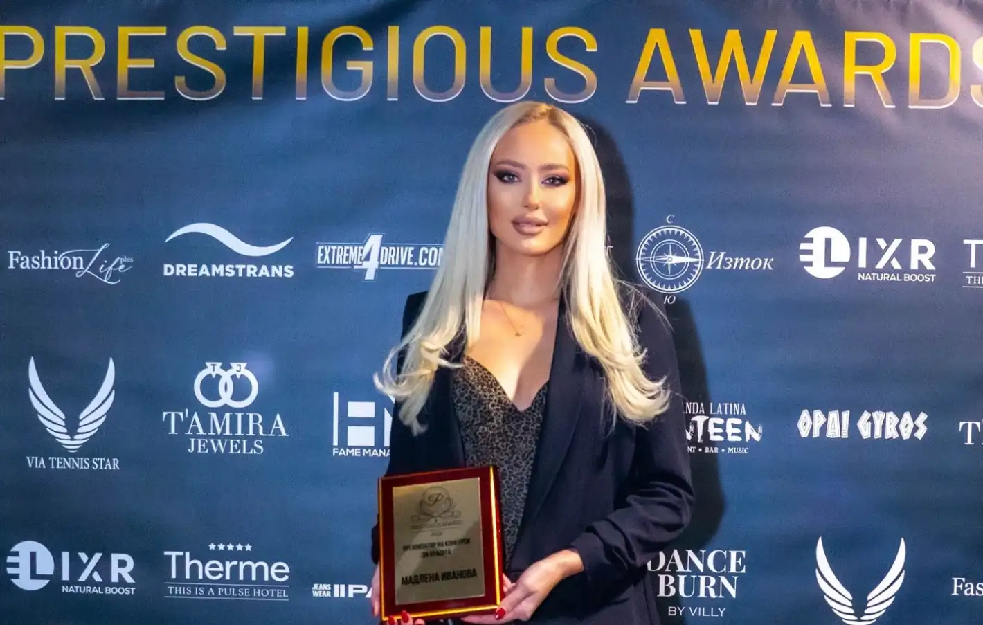 Топмоделът Мадлена Иванова с голямо признание от "Prestigious Awards" Снимки