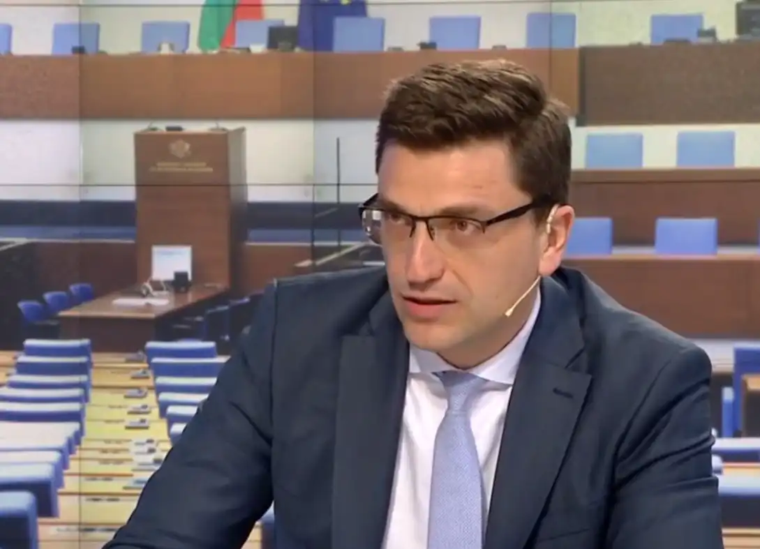 Страшна гавра с Венко Сабрутев, Митова го върна в първи клас Снимка