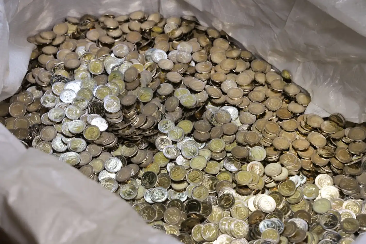 Имате камара стотинки? Ето как да ги обмените в евро без такса