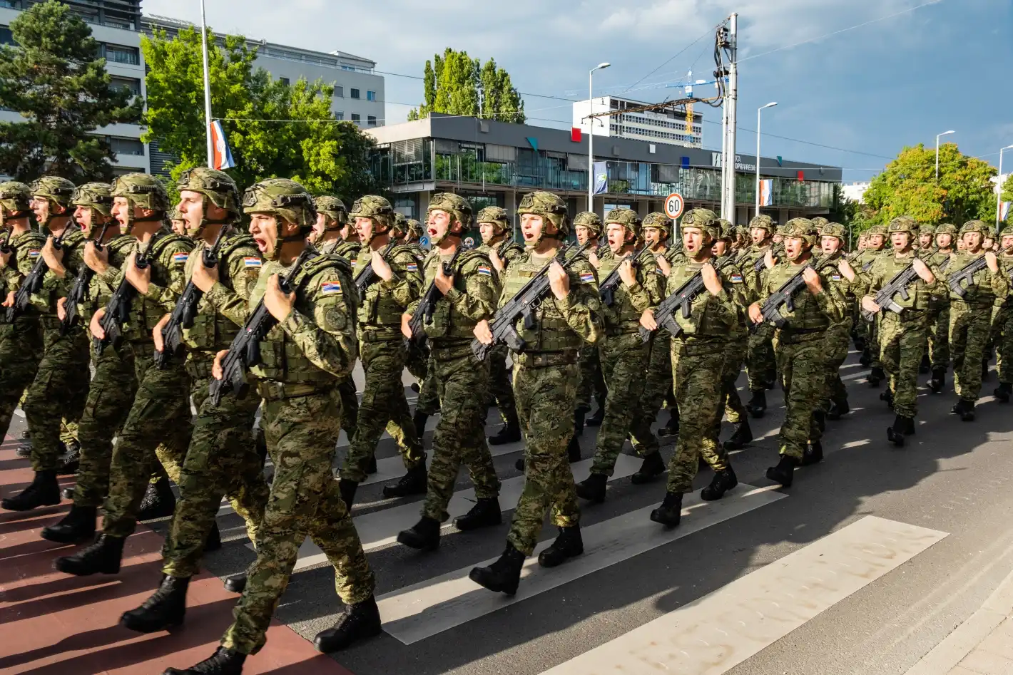 2 млрд. евро за модернизация на хърватската армия, част от тях отиват в България