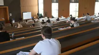 МОН провери и установи нещо притеснително за студентите
