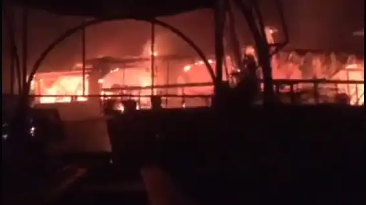 Огнен ад в нощен клуб уби над 20 души, брутално видео показва началото на ужаса