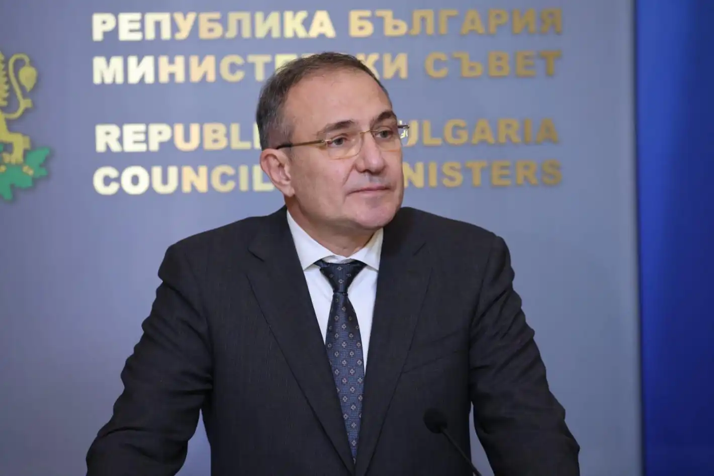 Гуцанов отсече: Заплатите на социалните и личните асистенти тръгнаха