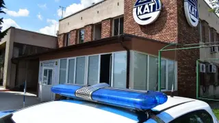 Скандал в КАТ-Варна: Служител проговори: На нито един камион не е правен технически преглед! Измами със спирачките