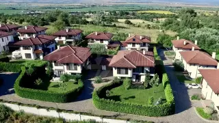 Никнат като гъби: Тузарски квартали ала Бевърли Хилс край София