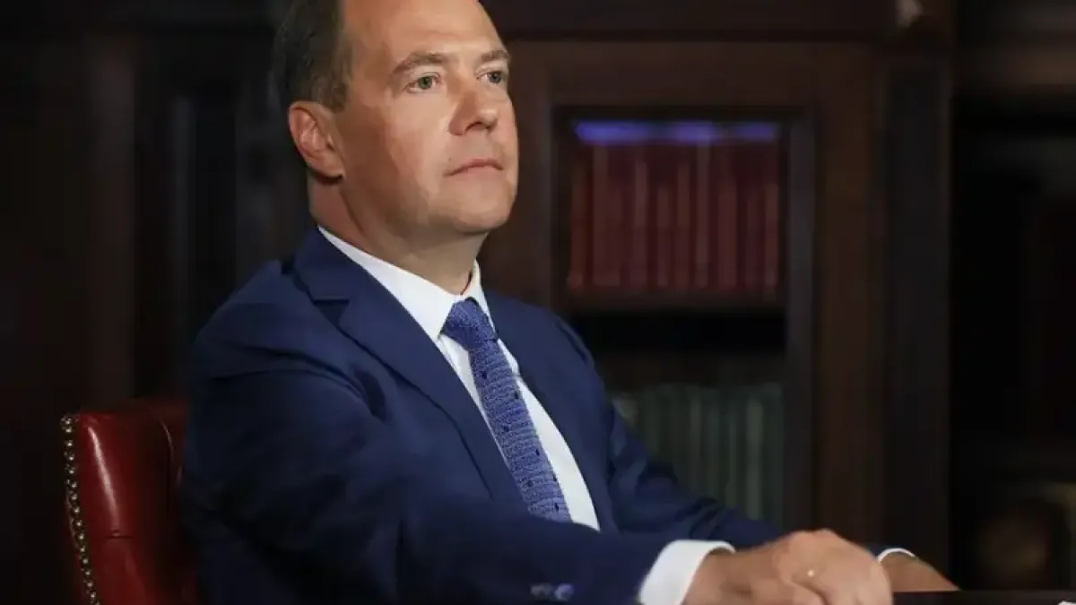 Медведев подкрепи Мъск