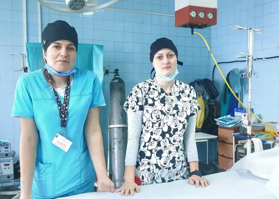 Белите лястовици: Те отказаха пачки и останаха да помагат на пациенти в Горна Оряховица