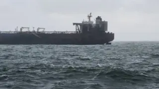 От последните минути: Разбра се какво се случва с моряците, блокирани на руския танкер край Ахтопол