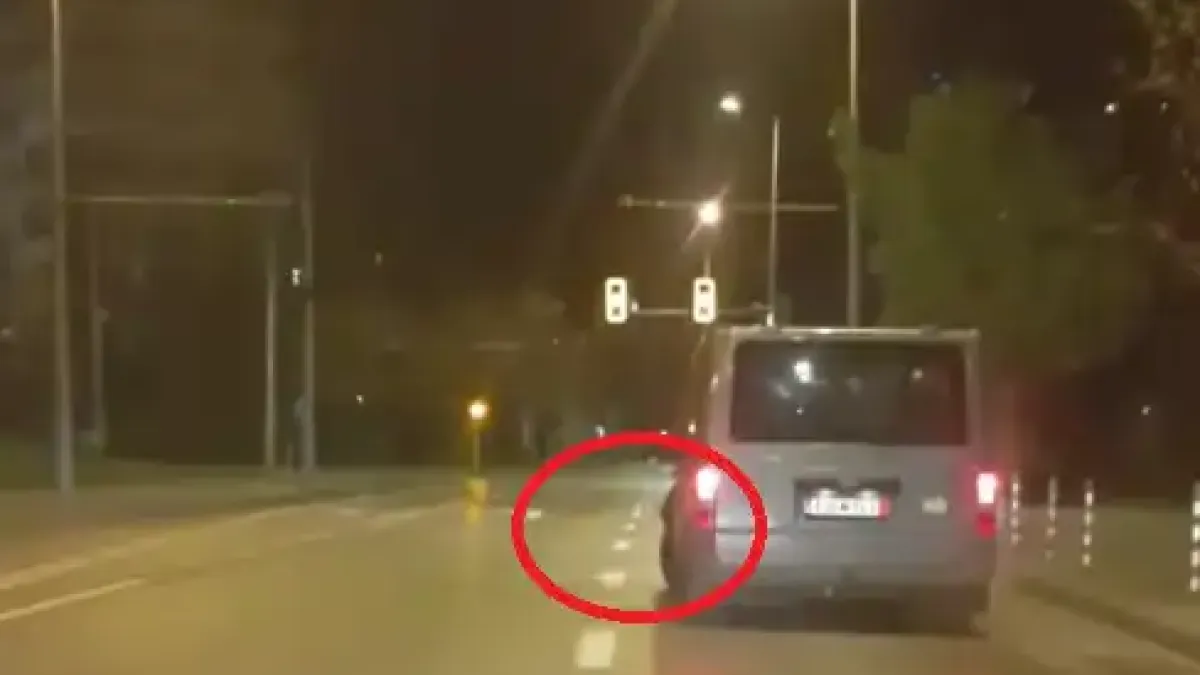 „Шеф Токев, ти ли си?“ Видео с този бус, който пърполи по софийските улици взриви мрежата
